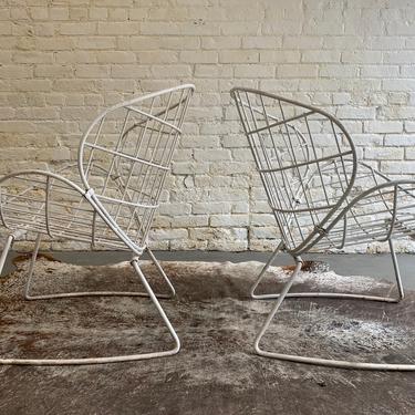 Mid Century Modern White SALTERINI styled CLAM OUTDOOR Chairs, a Pair 