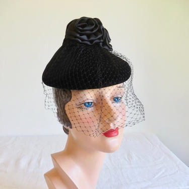 Vintage 1950's Black Velvet Hat Fascinator with Veil Satin Rose Trim Cocktail Party Medium 