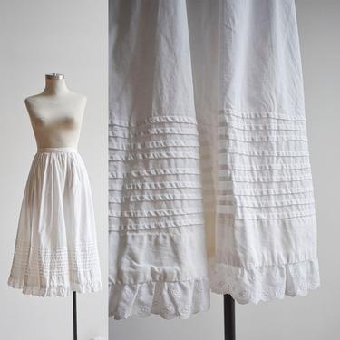 Vintage 1950s White Lace Petticoat Skirt 