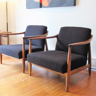 Pair of newly-restored Erwin Lambeth mid-century walnut lounge chairs, circa 1960s 