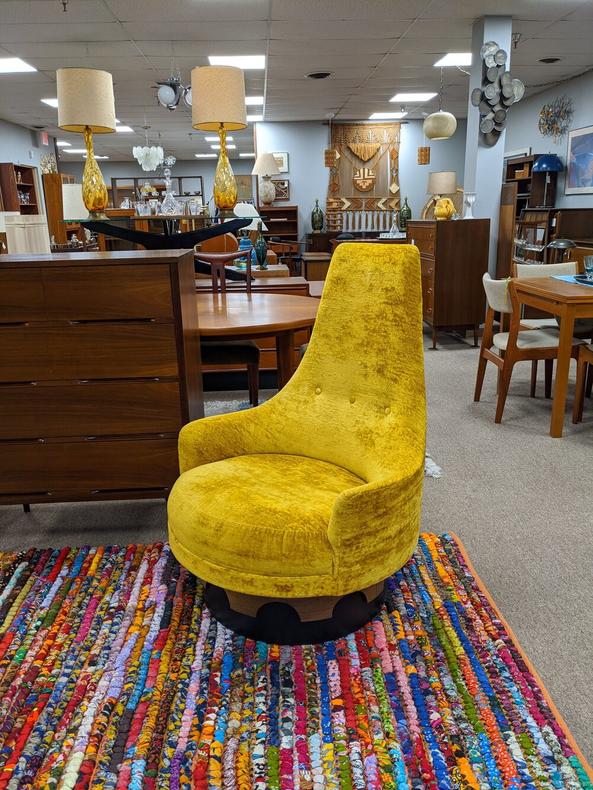Mid-Century Modern swivel chair by Adrian Pearsall