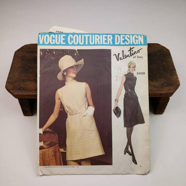 1970s Valentino Vogue Couturier Design Dress Pattern 2439 size 12 - Vintage A Line Shift Dress Sewing Pattern 