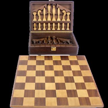 &#8220;Universum&#8221; Chess Set Designed by Arthur Elliot &#8211; Italy