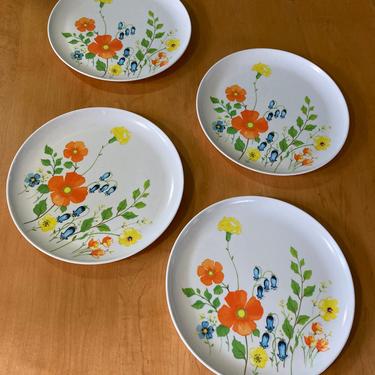 Set of four plates - 1970s vintage melamine plates - vintage picnic plates barbecue mid century wild flower poppy 