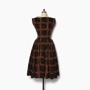 Vintage 50s Gigi Young Dress / 1950s Milk Chocolate &amp; Black Boat Neck Full Skirt Cotton Dress with Petticoat 