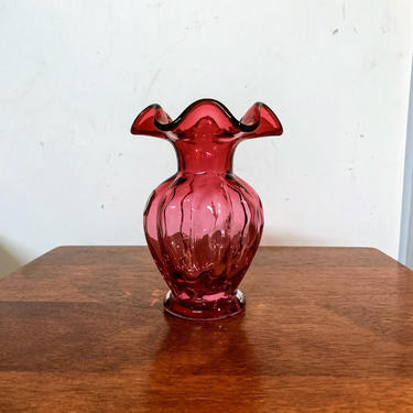 Vintage Fenton Glass Country Cranberry Melon Ribbed Vase 