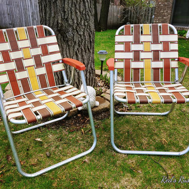 Mid Century Pair of Vintage Brown Cream & Yellow Webbed and Aluminum Folding Garden/Lawn Lounge Chairs 