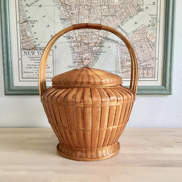 Vintage Urn Shaped Basket with Lid - Wicker, Reed, Rattan, Basket with handle, Fruit Basket, Vegetable Basket, Decorative, Rustic Decor 