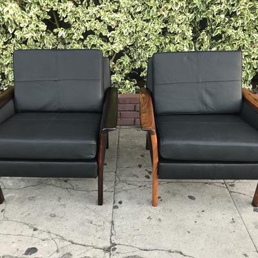  Mid Century Pair of Rosewood Chairs by Hans Olsen