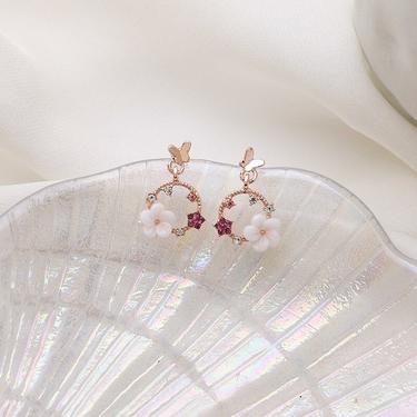 E055 flower earring, dangle flower earring, flower wreath dangle stud earring, butterfly stud earring, korean earring, wreath earring, gift 