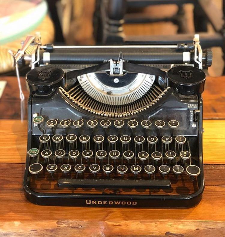                   Vintage Underwood Typewriter