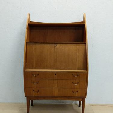 Vintage Danish Modern Teak Cabinet / Sideboard 
