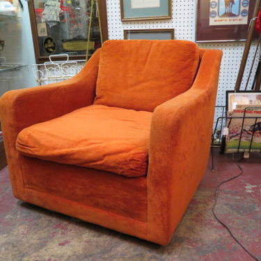 Vintage MCM rust velvet Kroehler lounge chair