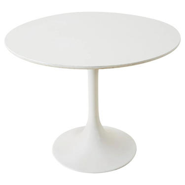Mid Century Eero Saarinen Style White Tulip Table by ErinLaneEstate