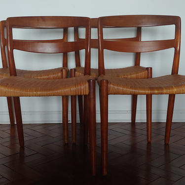 Danish Modern Dining Chairs by Ejner Larsen and Axel Bender Madsen by Willy Beck - Set of 4 