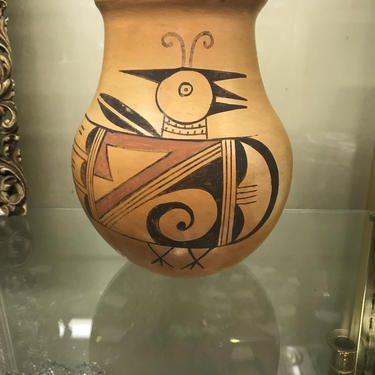 Native American Gourd Shaped Vase Hopi with bird decoration 