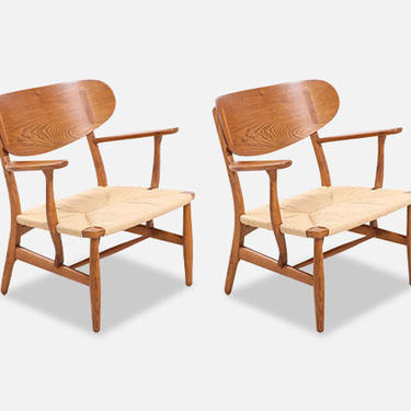 Pair of Hans J. Wegner CH-22 Lounge Chairs for Carl Hansen & Søn 