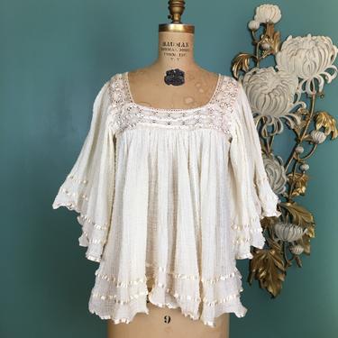 1970s blouse, angel sleeve, vintage 70s blouse, cream cotton gauze, hippie top, bohemian, cheesecloth, grecian style, crochet top, flutter 