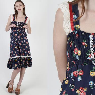 Blue Calico Pinafore Dress / Tiny Red Floral Apron Style Dress / Vintage 80s Smocked Corset Bodice / Womens Americana Chore Dress 