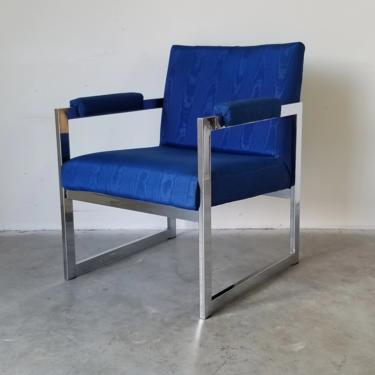 Mid-Century Milo Baughman Style Flat Bar Cantilever Chrome Lounge Chair. 