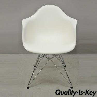 Herman Miller Eames DAR White Plastic Shell 2010 Arm Chair Metal Wire Base