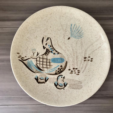Vintage Red Wing Bob White bird pottery 11” dinner plate, mid-century mod painted bird design 