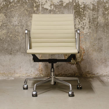 Herman Miller Eames Executive Chairs 