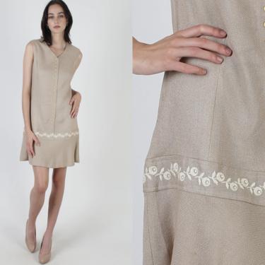 Tan Mod Scooter Dress / Plain Minimalist Floral Embroidery / Vintage 60s Tan Fit N Flare / Womens Simple Drop Waist Party Mini Dress 