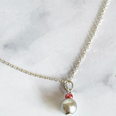 dainty silver pearl necklace 