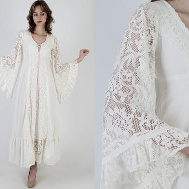 Vintage 1970s Gunne Sax Dress / Off White Giant Angel Kimono Sleeve Dress / Bohemian Wedding Dress / White Lace Up Corset Maxi Dress 
