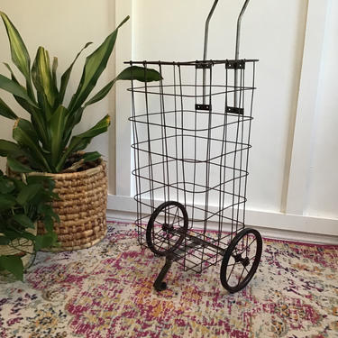 Vintage Industrial, Industrial Shopping, Wire  Basket, Rolling Wire Cart Metal Wire, Laundry Cart, Free standing Wire Vintage 