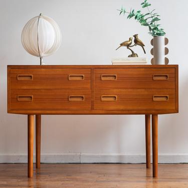 Vintage MCM Danish Hundevad & Co Teak Four Drawer Console Table / Mini Credenza / Entryway Table 