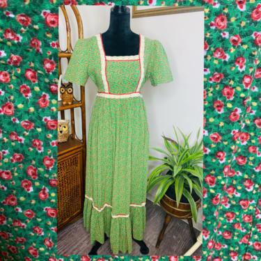 Beautiful vintage 1960s floral print lime green maxi prairie dress cottage core 