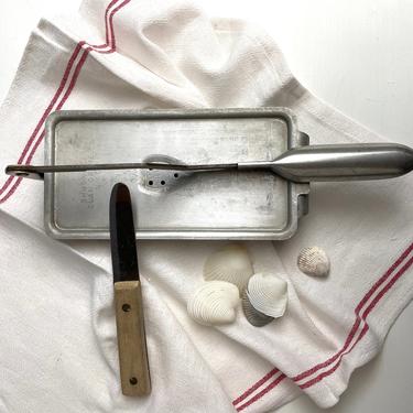 Shuck Em Clam Opener - 1940s seafood tool - opens clam and catches juice 