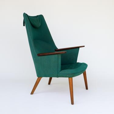 Hans J. Wegner Lounge Chair AP-27 'Mama Bear'