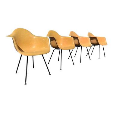 4 Mid-century Eames Accent Chair’s