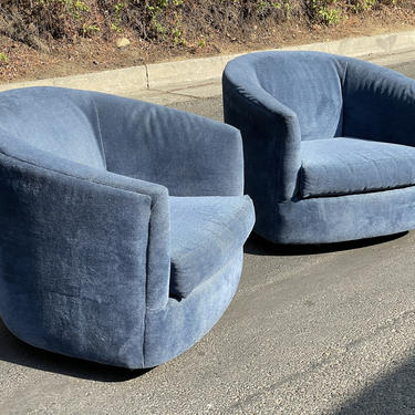 Pair of Mid-Century Barrel Back Swivel Lounge Chairs Attributed to Milo Baughman 