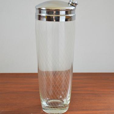 Vintage Etched Glass Cocktail Shaker with Diamond Grid Pattern, Retro Barware 