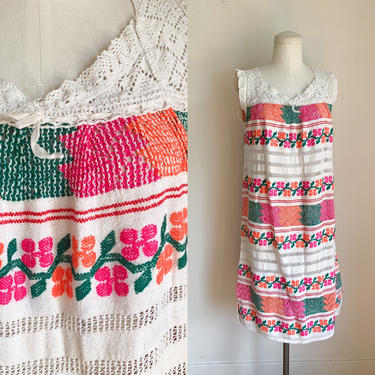 Vintage 1970s Crochet Yoke Embroidered Sundress / S to L 