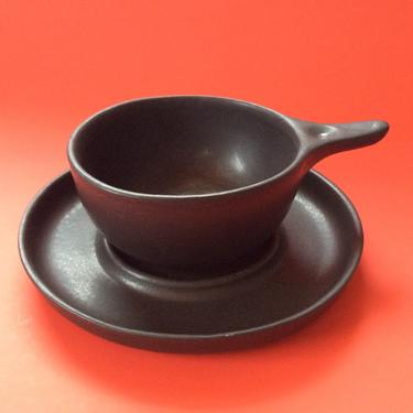 MCM Bennington Potters Bennington Pottery Pinch-Handled Bowl *31 by David Gil 1365 