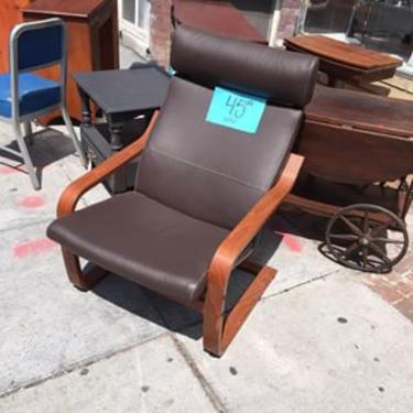 Wow chair $45 #chair #shawdc #seeninshaw #vintage #dupont #ustreet #14thstreetdc #brown