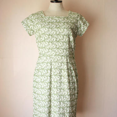 50s Green and White Embroidered Eyelet Wiggle Dress Size M / L 