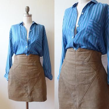 Vintage 80s Distressed Leather Mini Skirt/ 1980s High Waisted Brown Skirt with Pointed Waistband/ Size Small 29 
