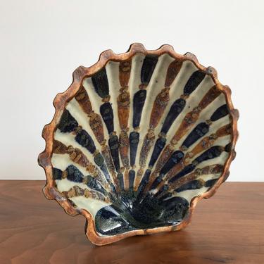 Vintage Hand-Decorated Ceramic Shell Dish - Tonala Mexico Pottery 