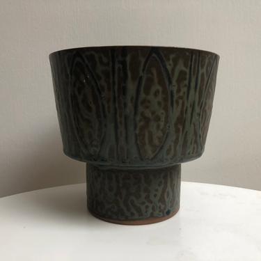 Modern Ikebana Ceramic Footed Bowl 