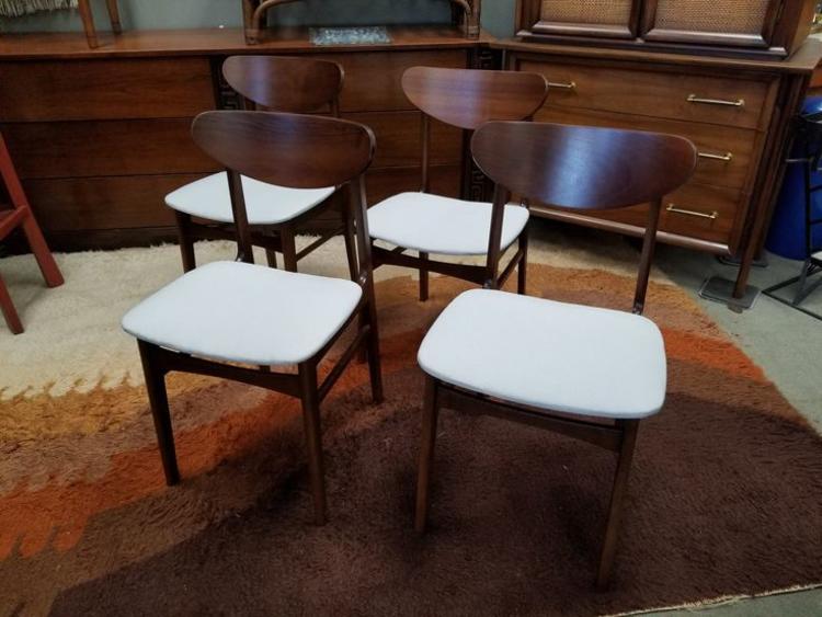 Set of four Mid-Century Modern floating back dining chairs