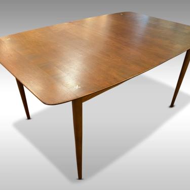 American of Martinsville Extending Walnut Dining Table, Circa 1960s - Please ask for a shipping quote before you buy. 
