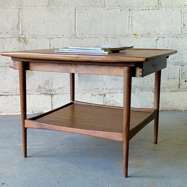 Mid Century Modern WALNUT Side Table / END TABLE 