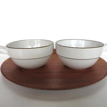 2 Vintage Heath Ceramics Rim Line Handled Bowls In Opaque White, Modernist Stacking Rice Bowls By Edith Heath, Saulsalito California Pottery 