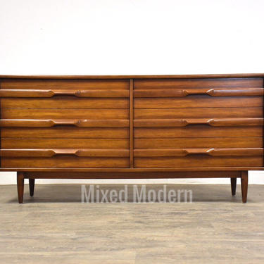 Mid Century Modern Oak Dresser 